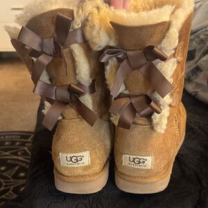 Ugg Bow Back Boots in Chestnut